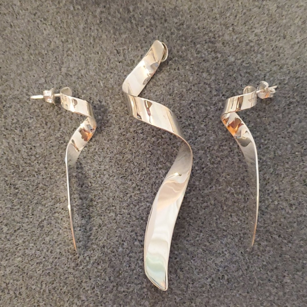 Mexico Silver Ribbon Design earrings & Pendant Set